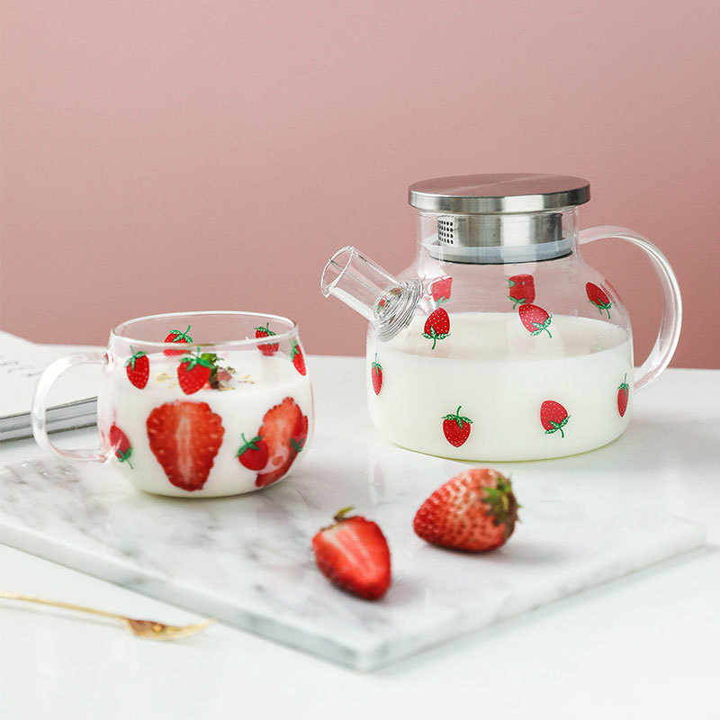 Borosilicate Glass Cold Water Kettles cold drink large capacity Strawberry glass kettle jug