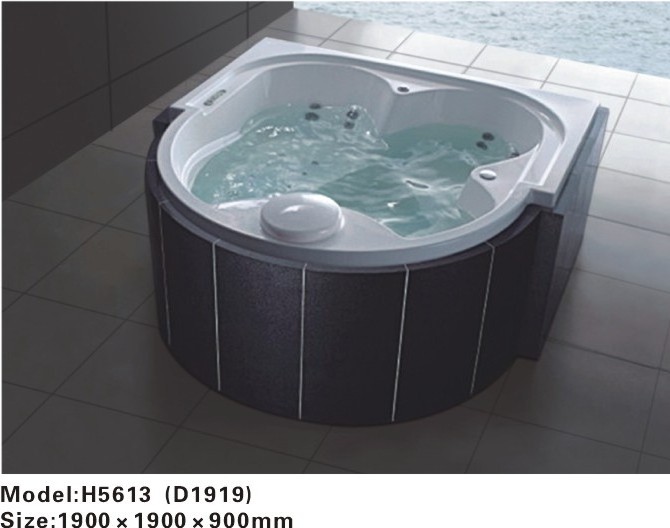 Outdoor Freestanding Round Bathtub & Whirlpools With Massage Function