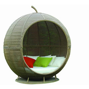 Modern Indoor Leisure Egg Sofa Outdoor Garden Furniture Round Outdoor Wicker Sofa Beds Patio Rattan Beach Beds