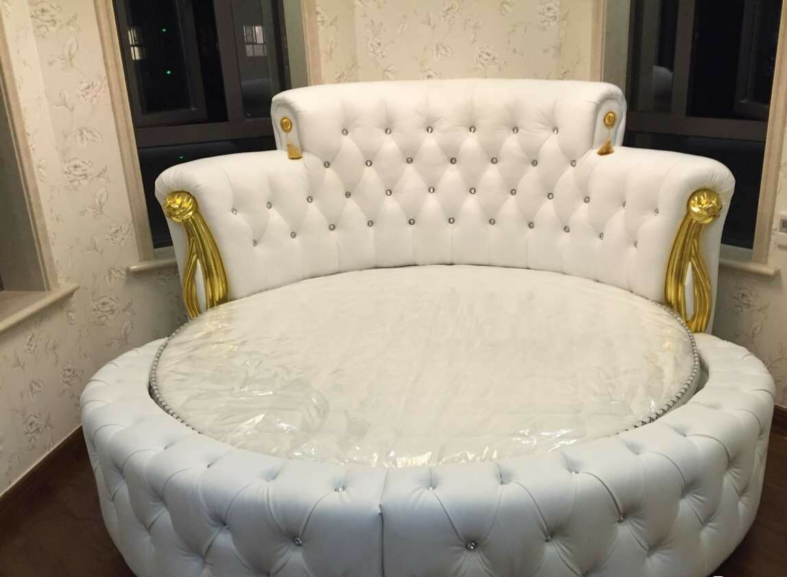 European Romantic Large Round Velvet  Bed Double Metal Wedding 2.2m Wooden Leather Fabric Beds Couple Princess Hotel Bed