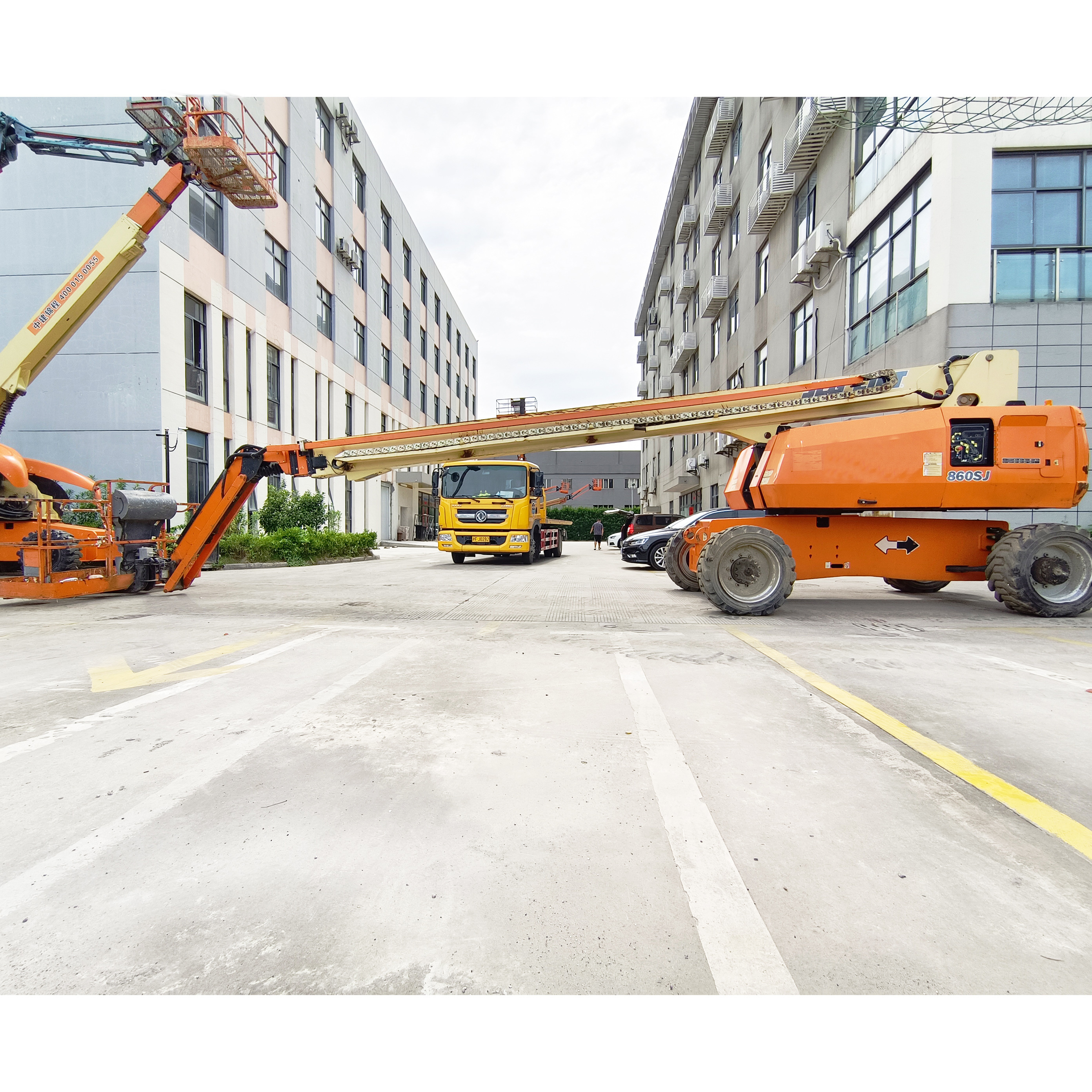 Hot sale Used Mobile Aerial Work Platform 860SJ Docks Omni Directional Self Propelled Boom Lift Table Operation Platform