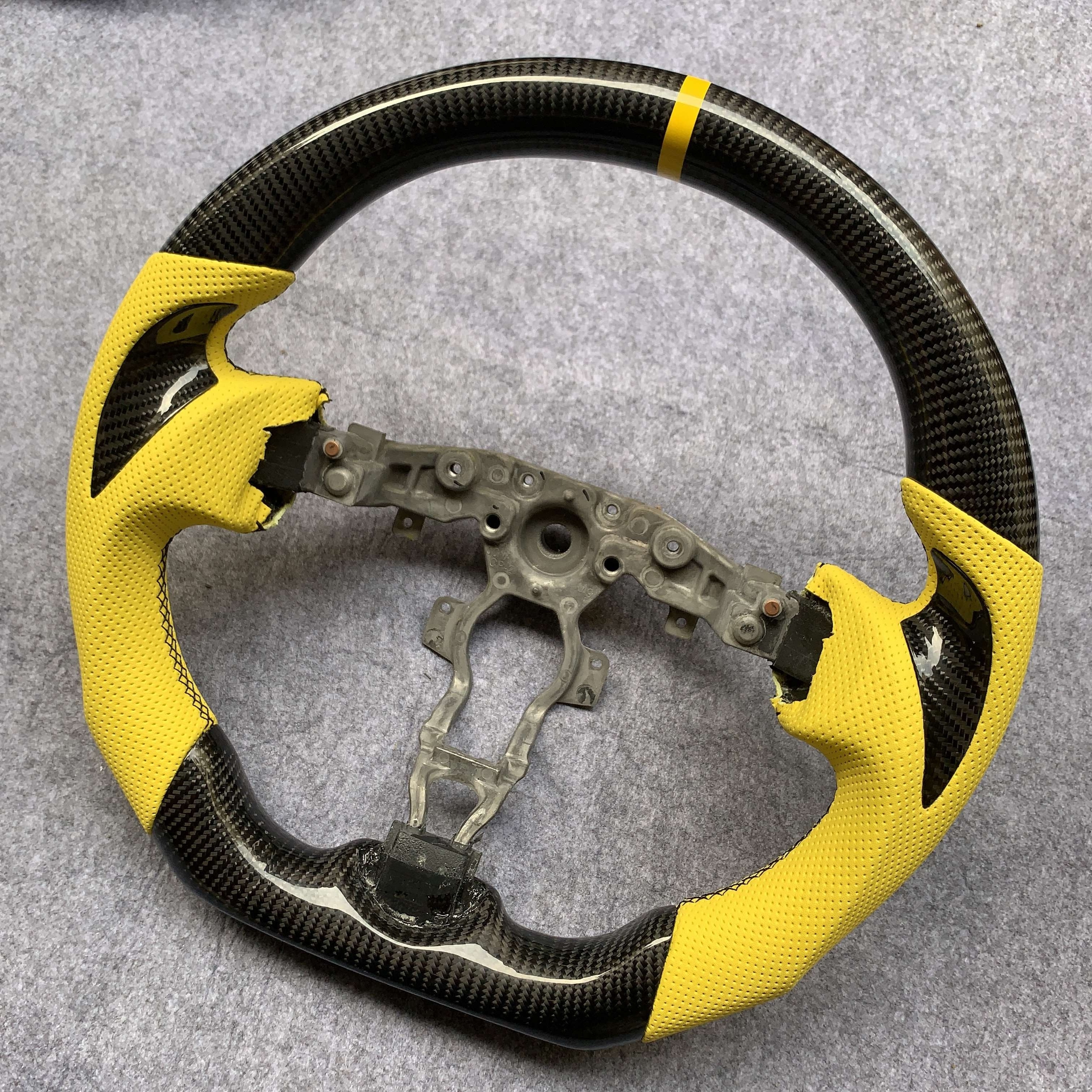 Factory Direct Price with carbon grips with yellow perforated leather  on carbon fiber steering wheel for Nissan 370z juke z34