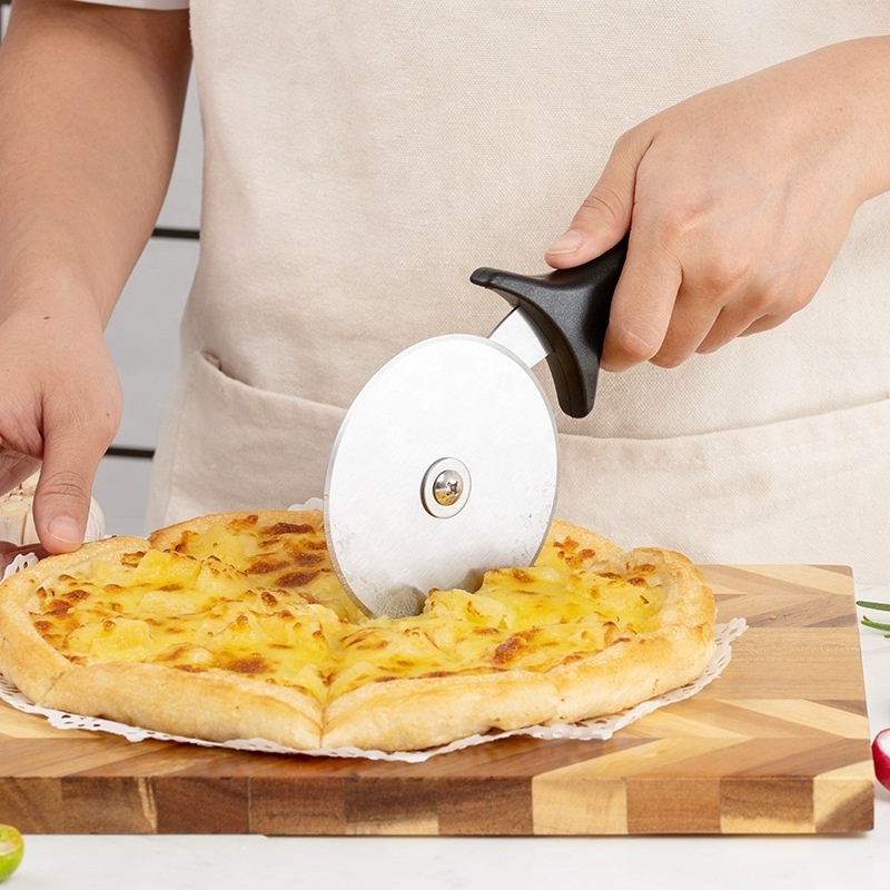 10cm stainless steel pizza wheel cutter with pp handle round plastic pizza wheel cutter Server