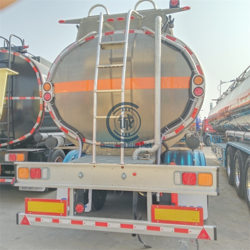 Factory Customization 3 Axles 35000/42000/50000 Liters Steel/ Stainless /Aluminum Alloy Oil Tanker /Fuel Tank