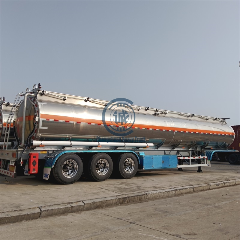 Factory Customization 3 Axles 35000/42000/50000 Liters Steel/ Stainless /Aluminum Alloy Oil Tanker /Fuel Tank