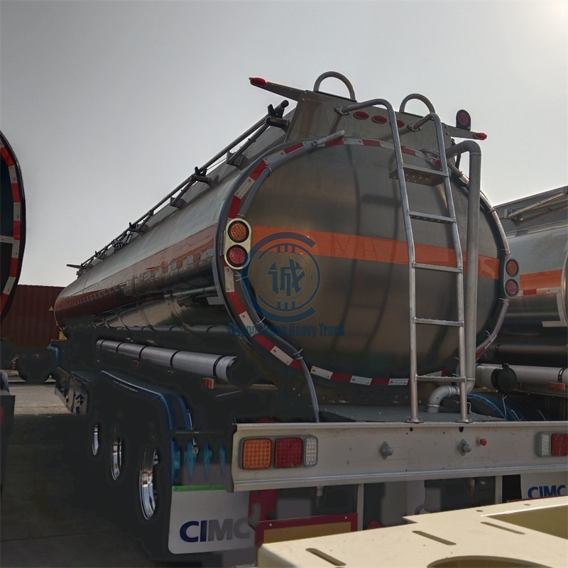 Factory Customization 3 Axles 35000/42000/50000 Liters Steel/ Stainless /Aluminum Alloy Oil Tanker /Fuel Tank