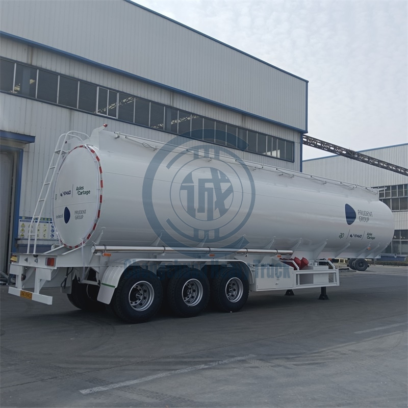 Tri-Axle 45000 Liters Fuel Tank Semi Trailer Gasoline Aluminum Carbon Steel sell in Africa trailer for Sale