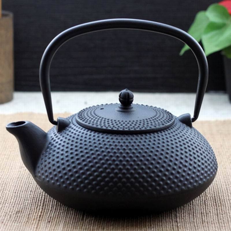 Chinese traditional small cast iron teapot, custom logo on the bottom hot sale teapot tea kettle