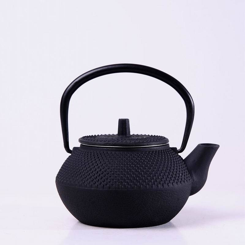 Chinese traditional small cast iron teapot, custom logo on the bottom hot sale teapot tea kettle