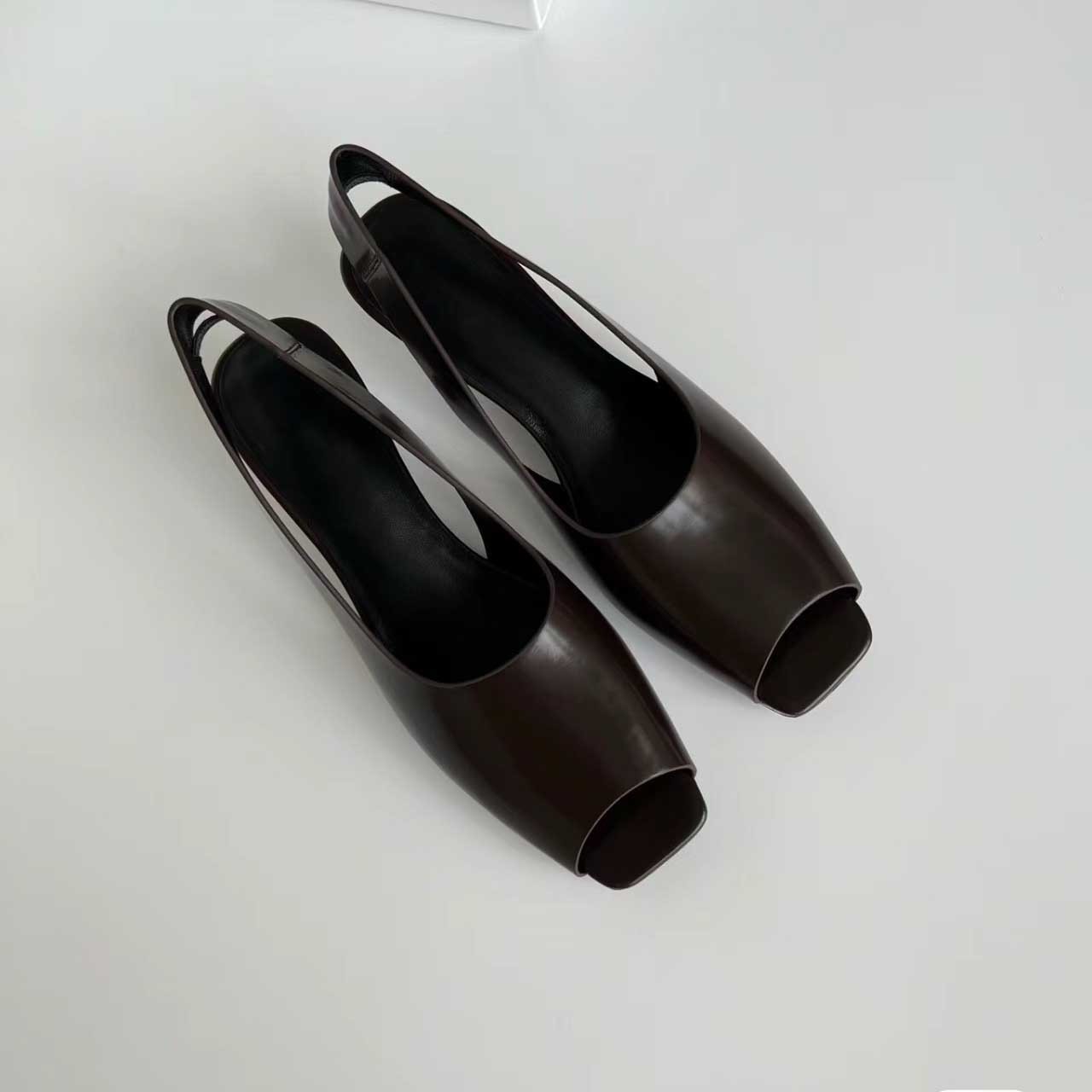 2024 Spring and Summer New Square Head Fish Mouth Small Leather Low Heel Sandals Comfortable Versatile Women's Shoes