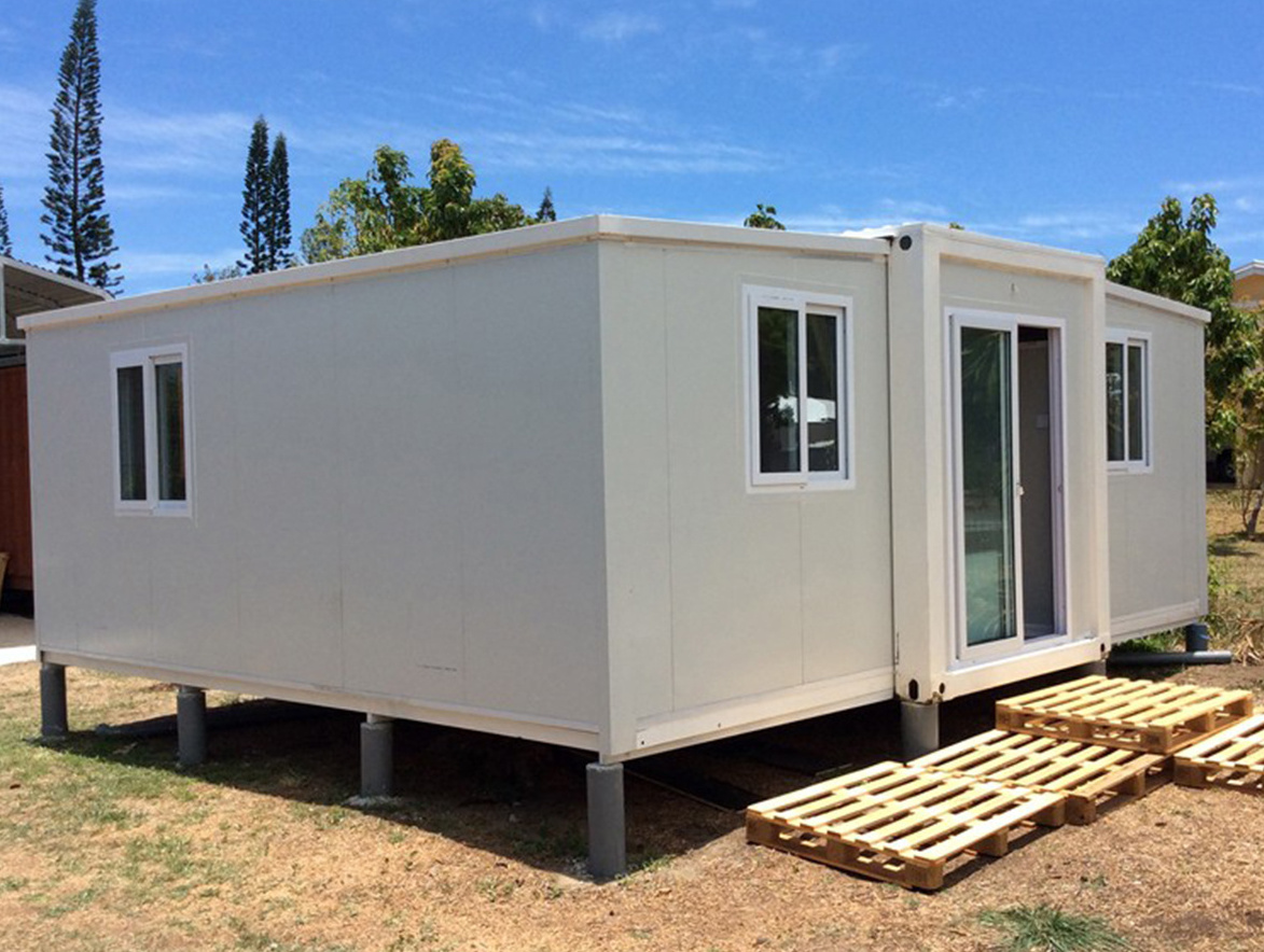 Factory price 3 bedroom movable cheap prefab homes expandable container house for sale