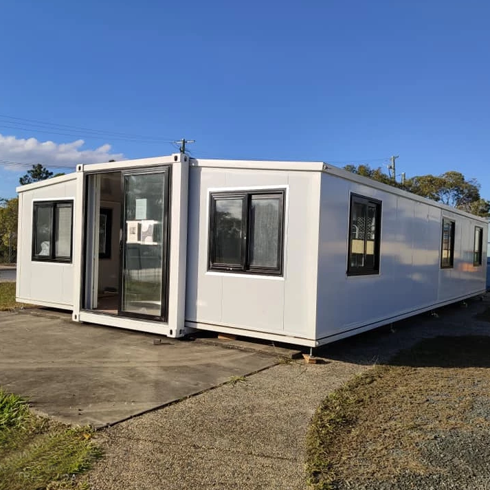 Factory price 3 bedroom movable cheap prefab homes expandable container house for sale