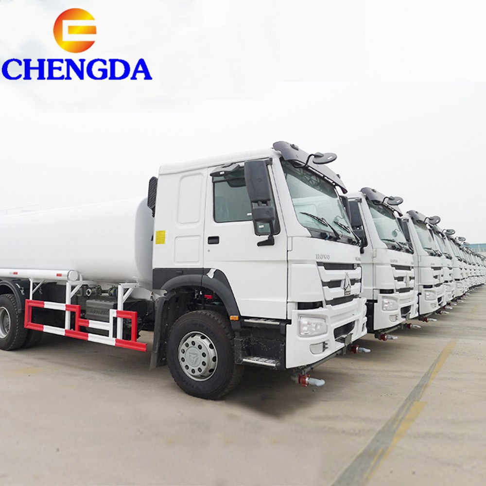 Howo 6x4 20m3 2  Compartments Water Spray Bowser Tanker Sprinkler Fuel Tank Truck For Sale