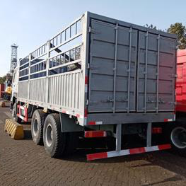 15 Ton Sinotruk Howo Fence Truck Left Hand Drive Cargo Truck HOWO Chassis