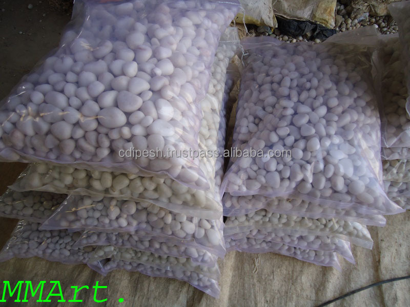 Indian biggest Exorter of natural and machine made gloshi shine pebbles stone Garden Bags Customized Glowing Irregular Packing