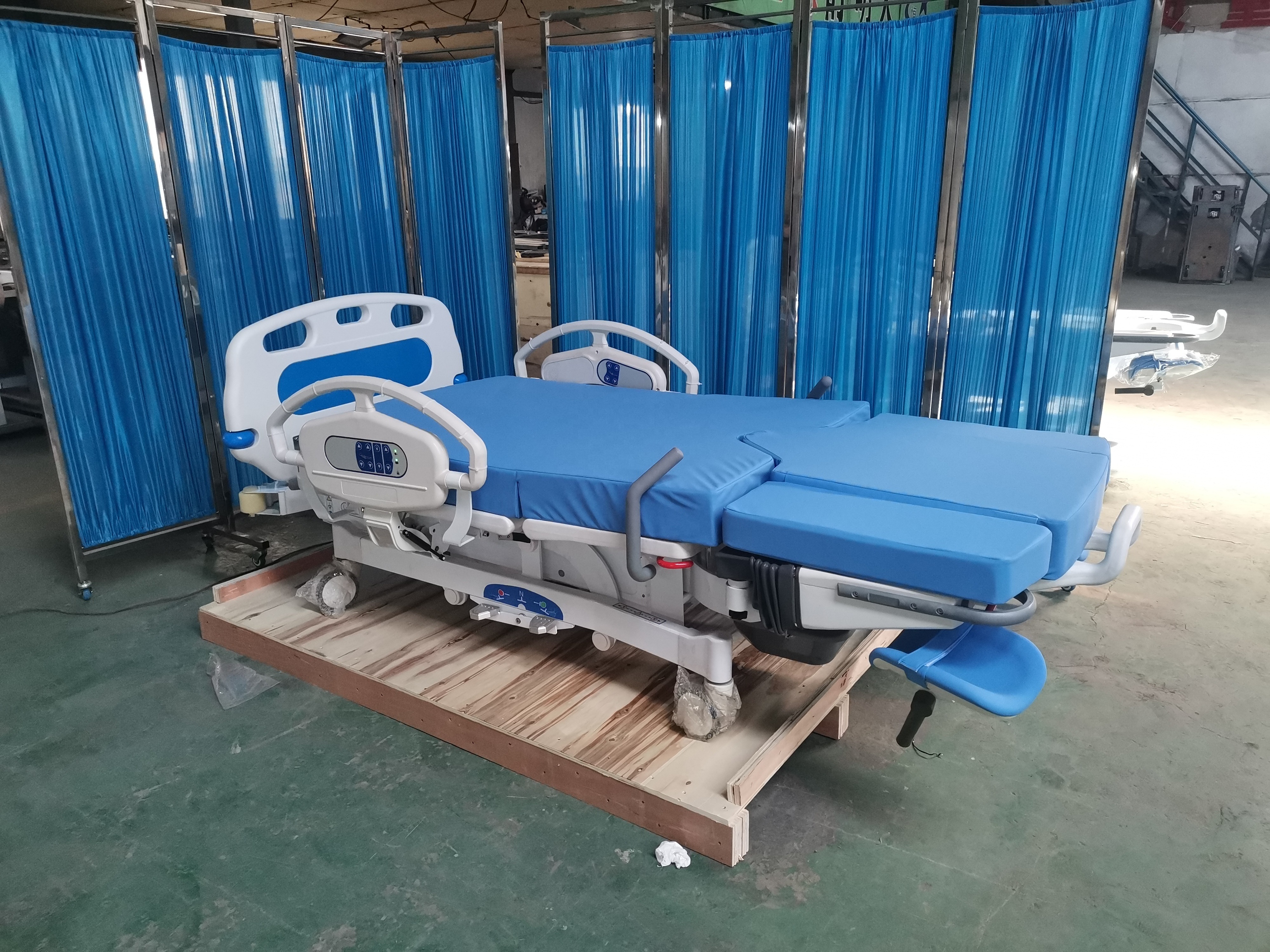 Hospital Patient LDR Deluxe Gynecological Bed Delivery Bed Gynecological Examination Bed