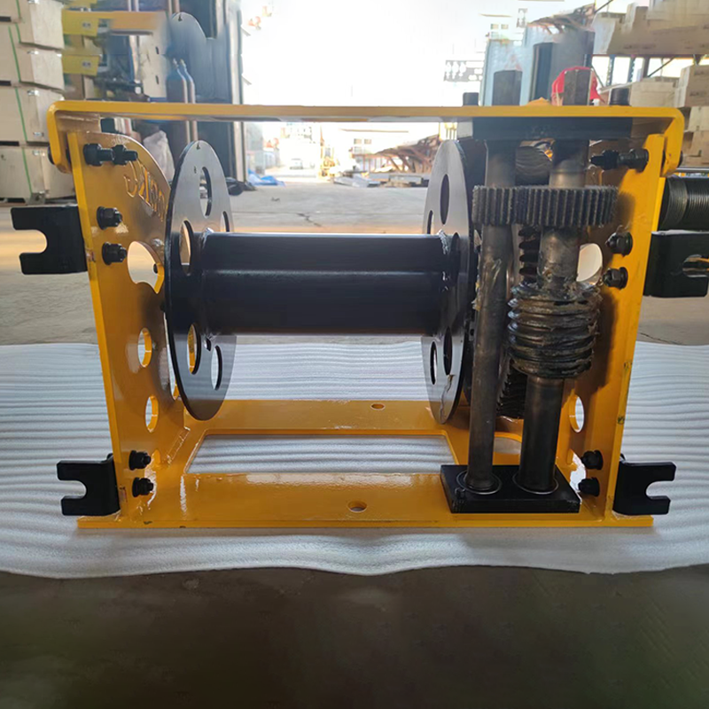 Dual speed hand-cranked manual winch with dual mode hand winch manual