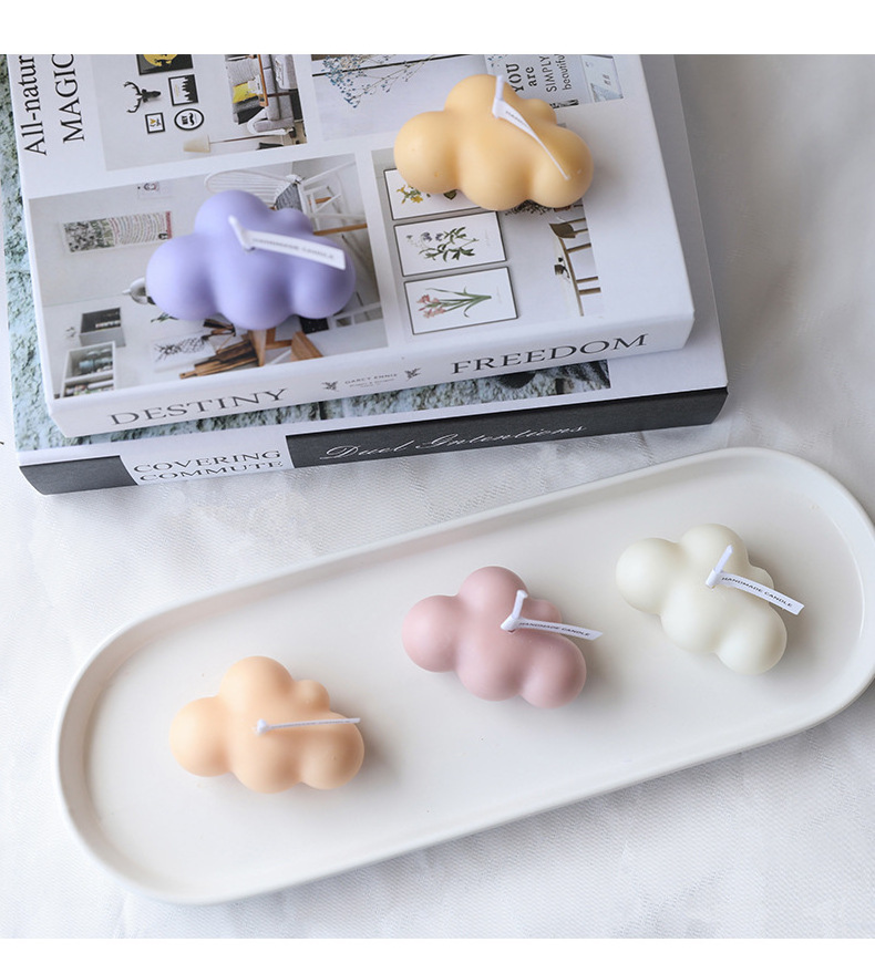 Good Quality Hot Selling Cute Cloud Shape Soy Wax Scented Candles Private Label Bee Wax Aroma Candle