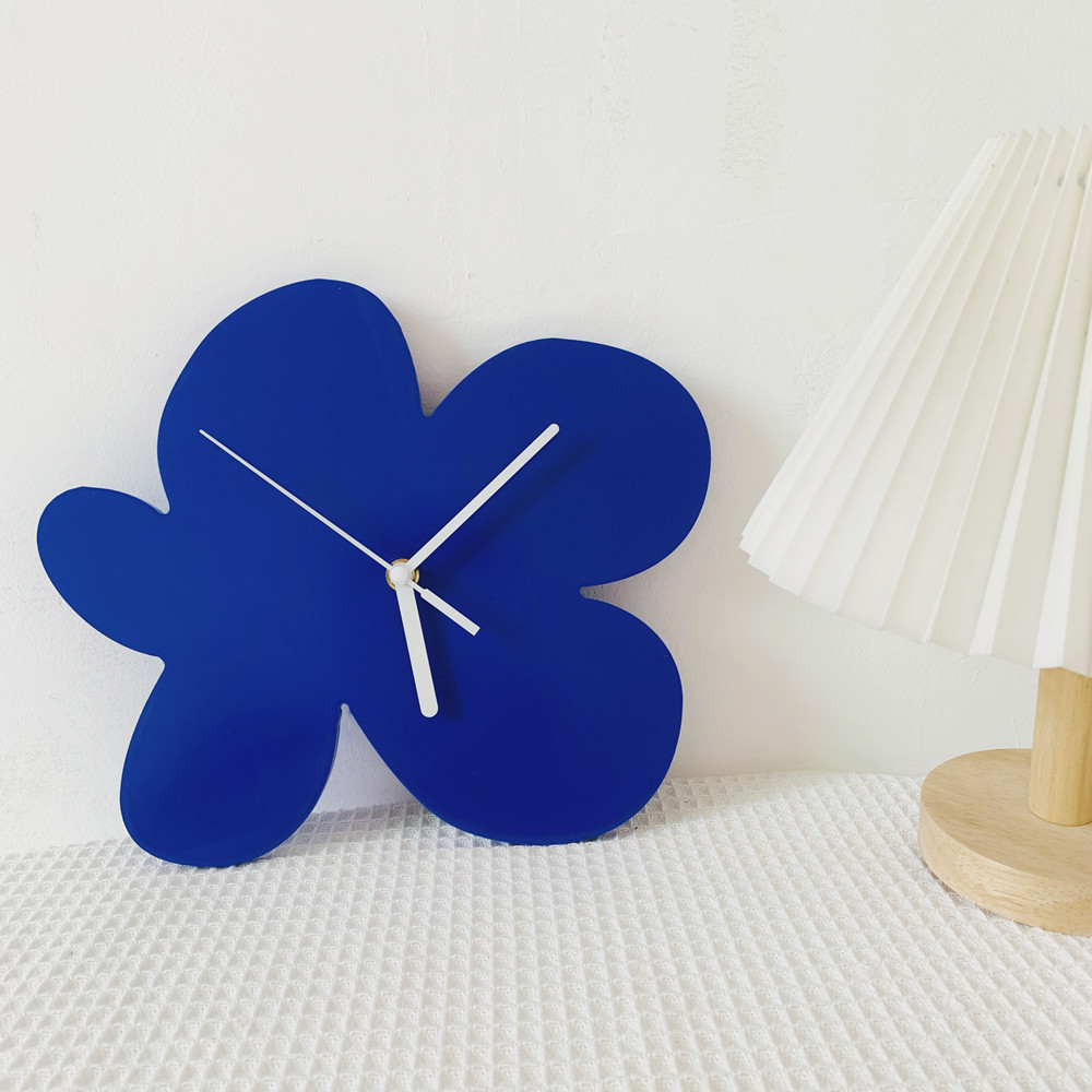 Ins retro Nordic home Klein blue flower clock mute clock model room clock  wall decoration