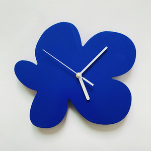 Ins retro Nordic home Klein blue flower clock mute clock model room clock  wall decoration