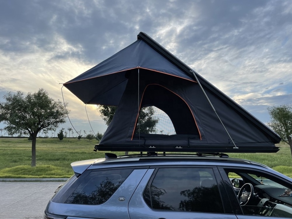 2023 High quality 4x4 offload camping waterproof  car roof tent triangle clam shell hard shell rooftop tents