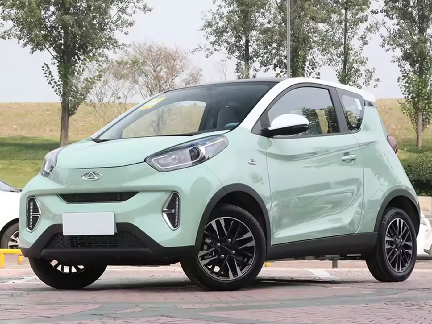 2023 China cheap lsv 25.05kWh 251km chery ant charge electric cars made in china small mini electric ev car for adults 4 seats