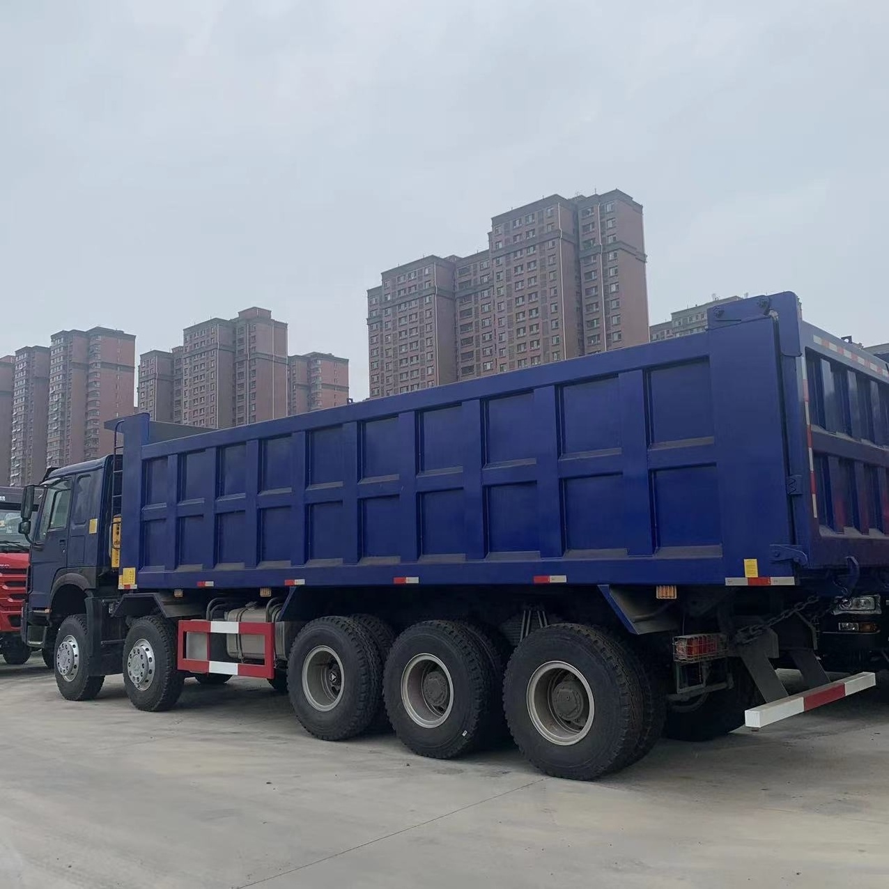 Best Price Condition Factory Original price Sinotruck Howo 14 Wheeler 10X6 Dump Tipper Truck