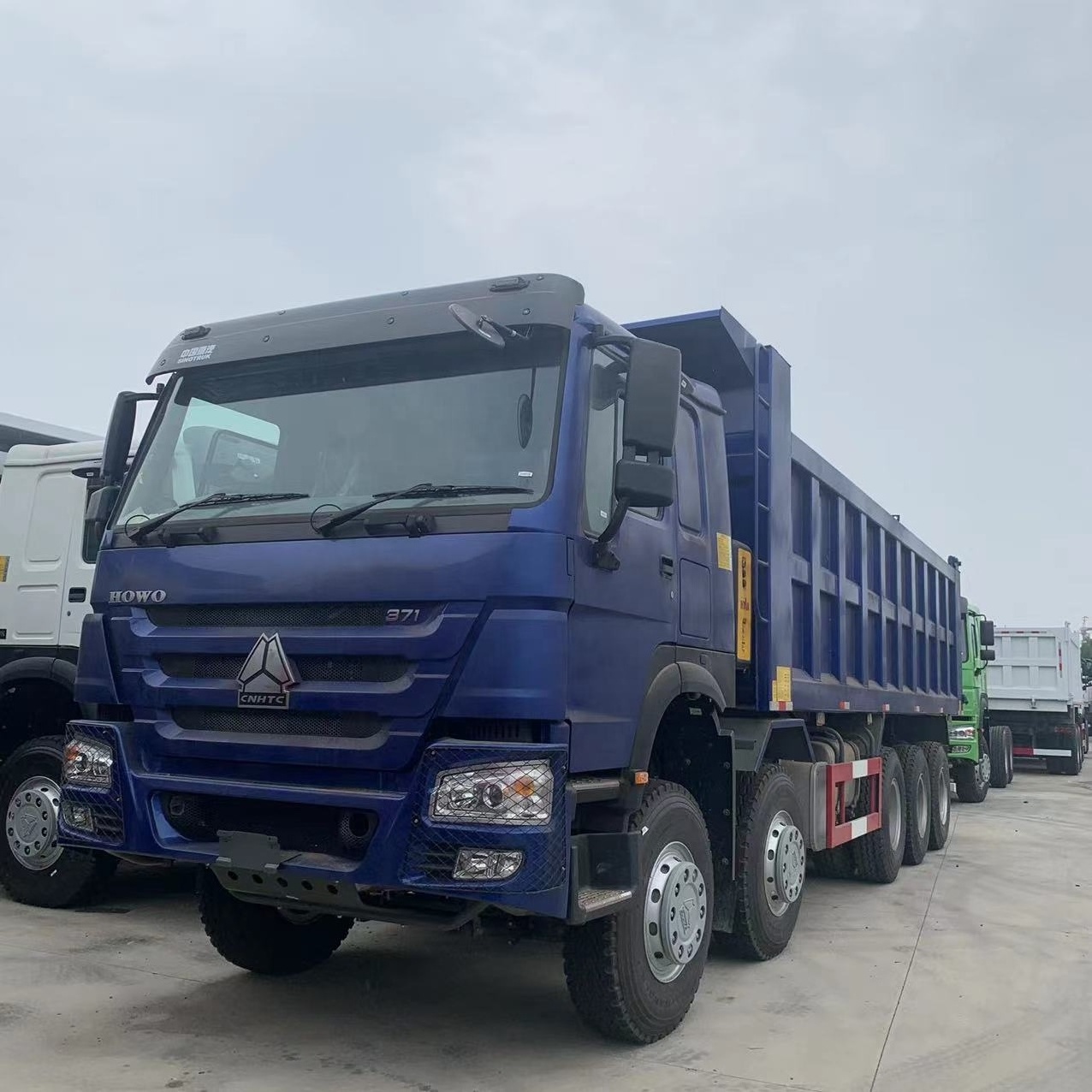 Best Price Condition Factory Original price Sinotruck Howo 14 Wheeler 10X6 Dump Tipper Truck