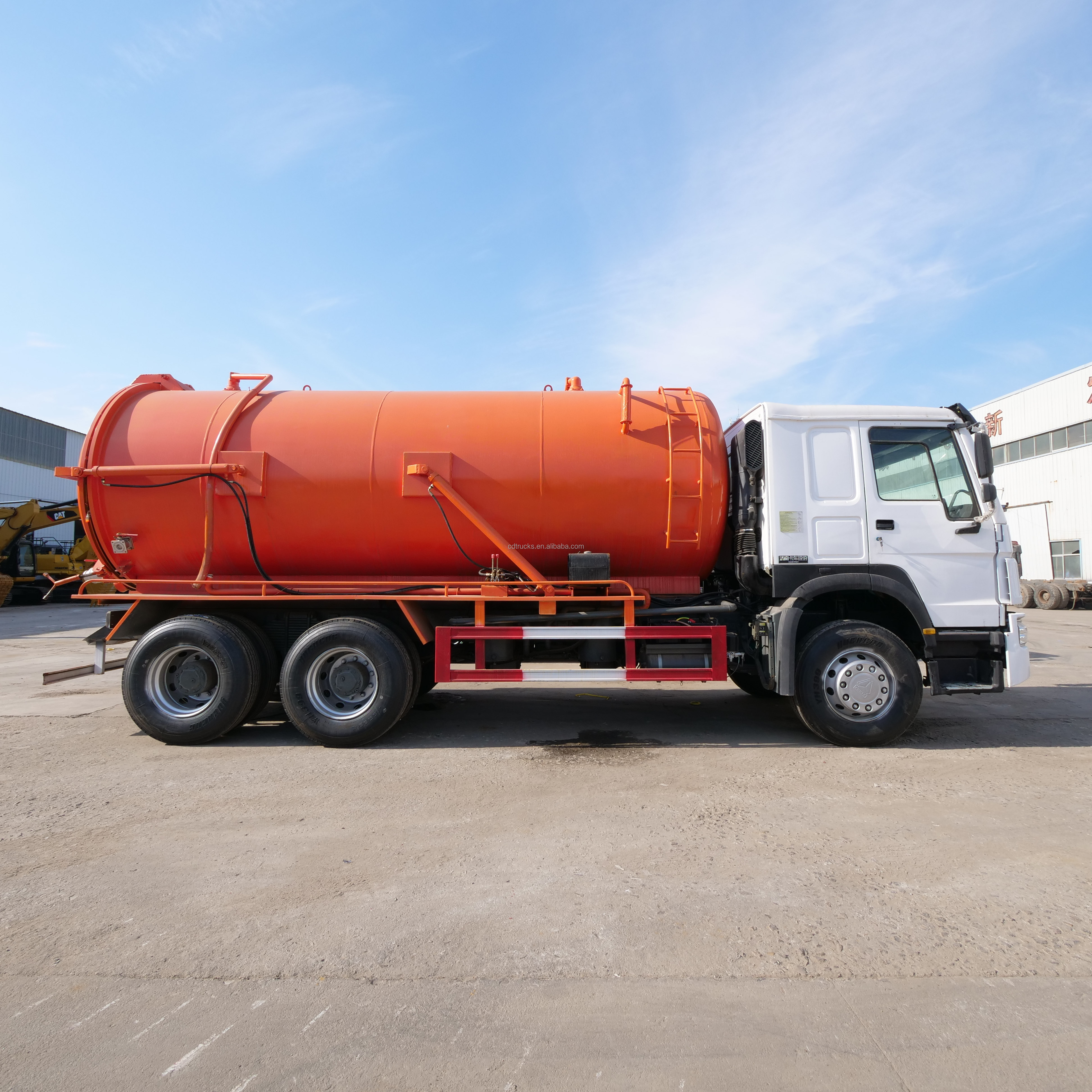 Sinotruck Howo Vacuum Sewage Suction Truck Septic Tank Cleaning Truck For Sale