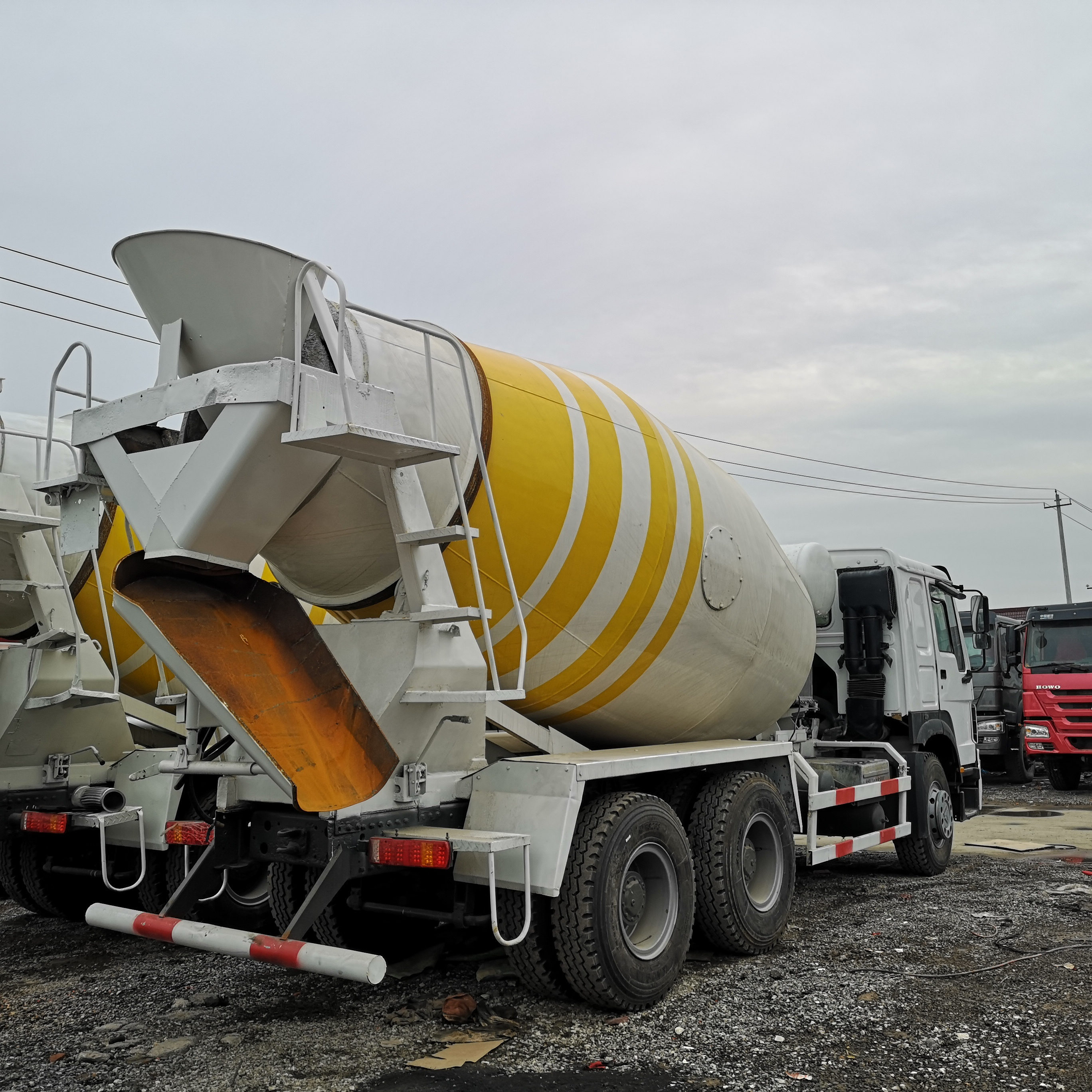 Used HOWO Truck Mixers 6*4 Cement Concrete Mixer Truck