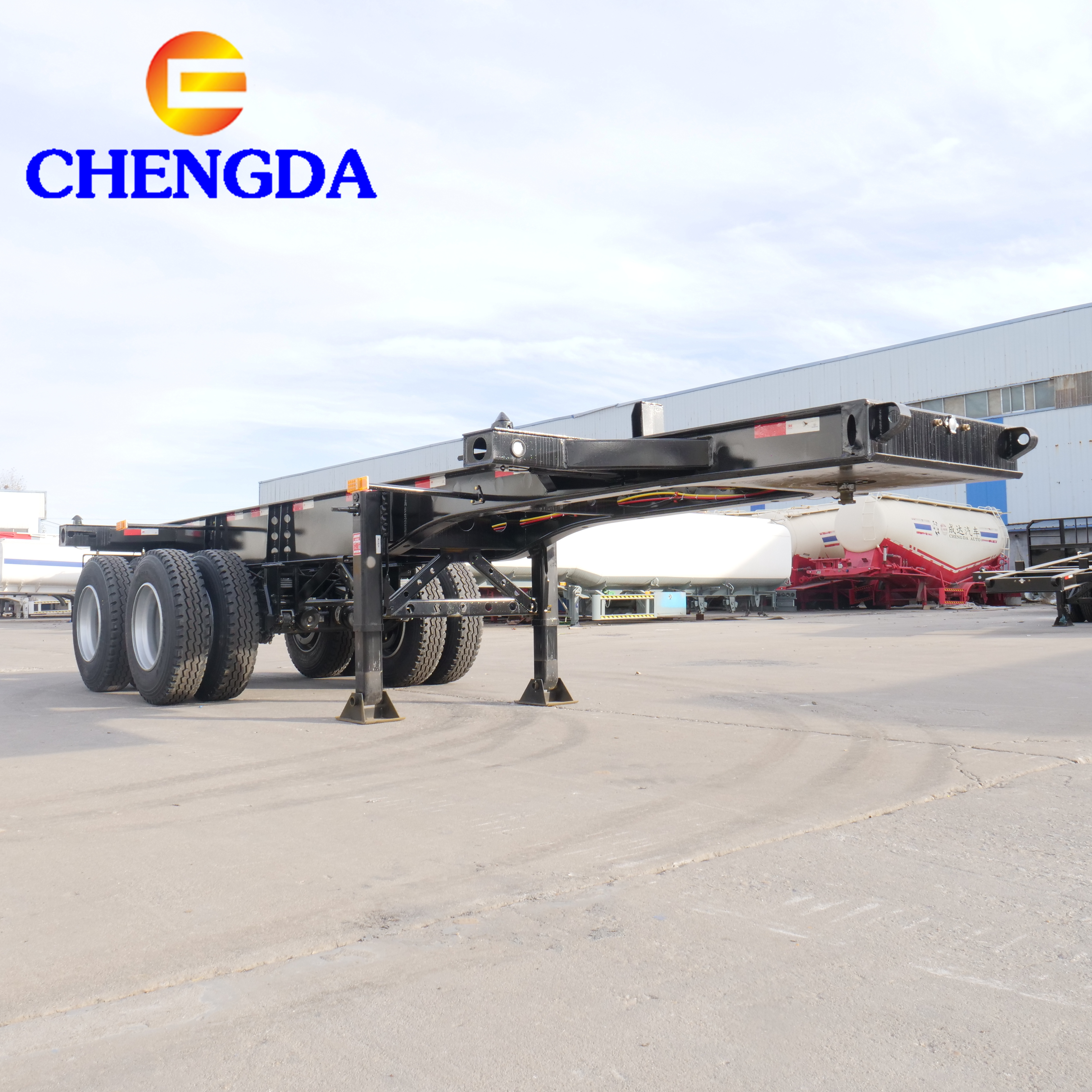 Factory Heavy duty low loader flatbed 40ft truck flat bed semi trailers for container and machine transport