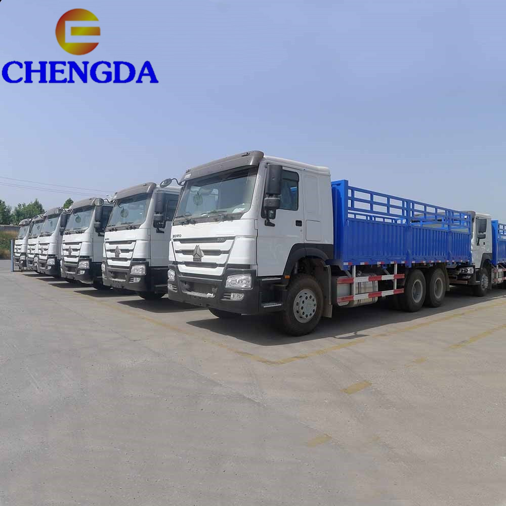 HOWO 8x4 336 371hp Bulk Cargo Fence Truck for sale in Africa