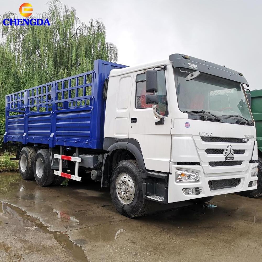 HOWO 8x4 336 371hp Bulk Cargo Fence Truck for sale in Africa