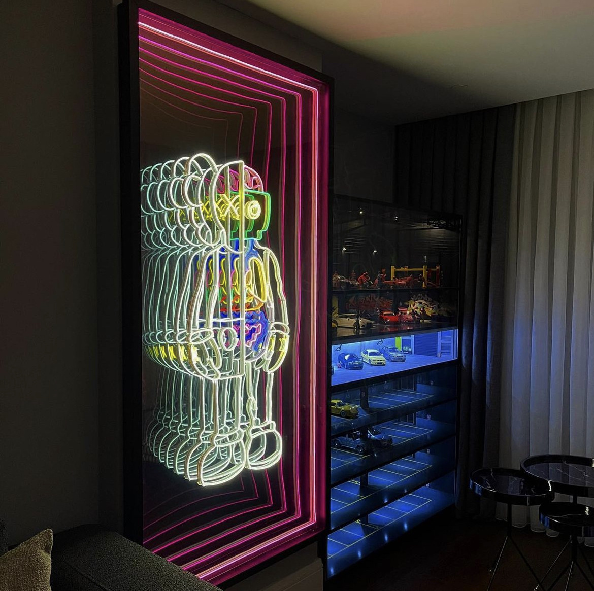 Custom kaws neon sign infinity light mirror infinite led mirror neon infinity mirror for decor