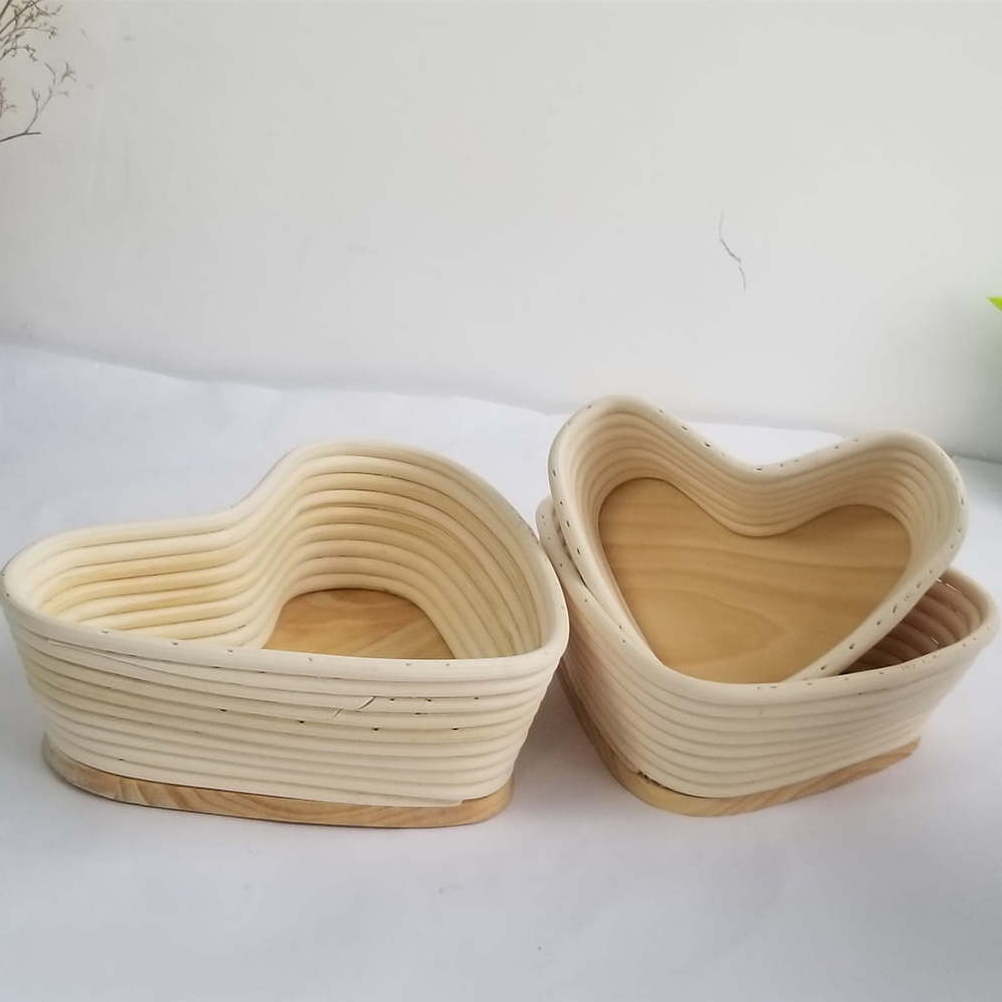 Heart Shape Bread Proofing Basket with Linen,Natural Rattan Brotform Bowl Banneton Proofing Basket Sets for Bakers