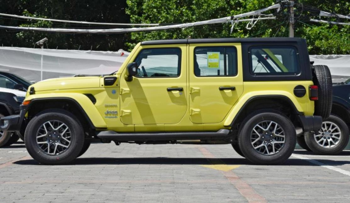 Jeep WranglerLong range new electric vehicle 5 door 5 seat SUV 2022 2.0T 4xe Sahara fluorescent yellow edition used car