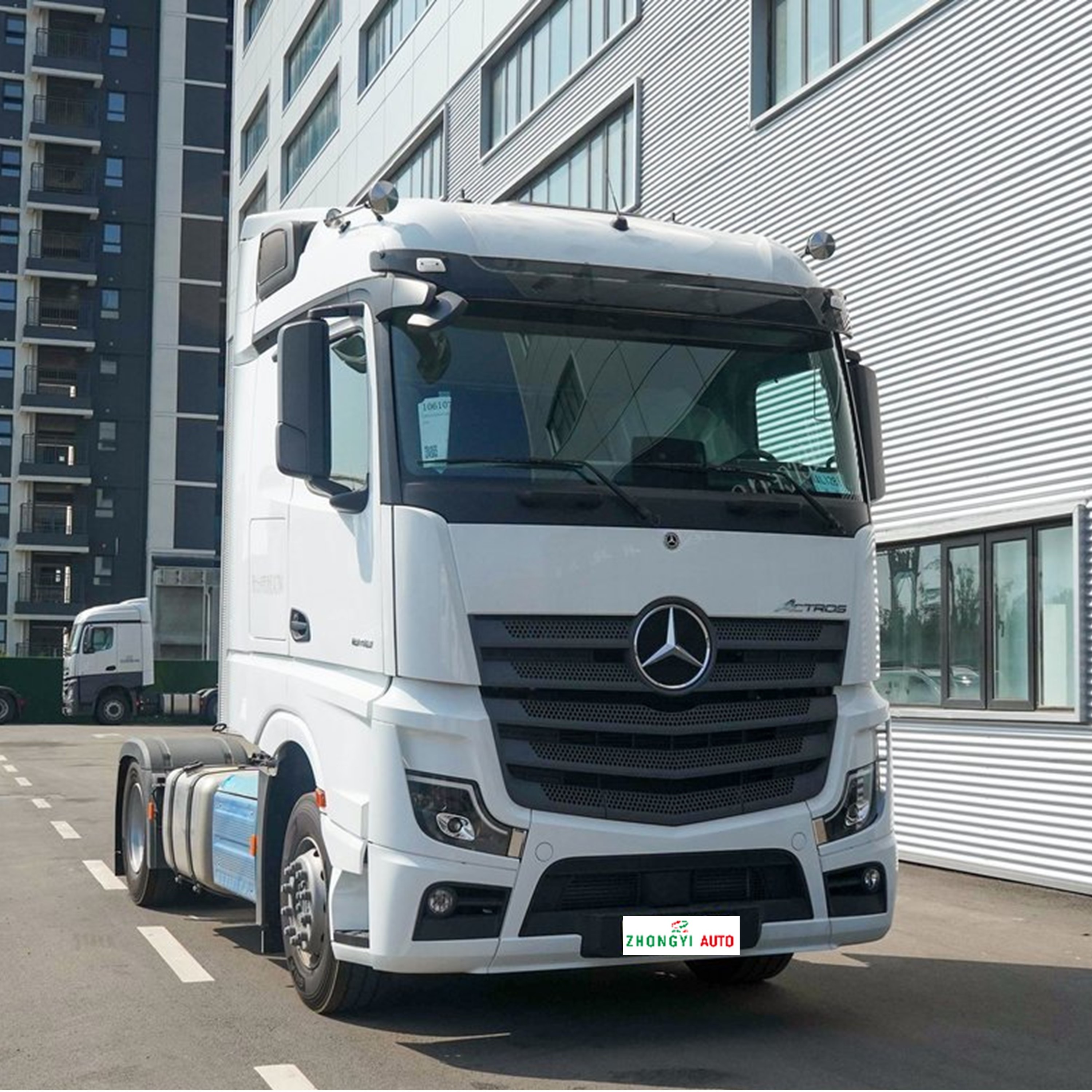 Mercedes-benz new trucks actros tractor in china in stock 4*2  6 Wheel Truck New Diesel Engine Tractor Truck benz actros