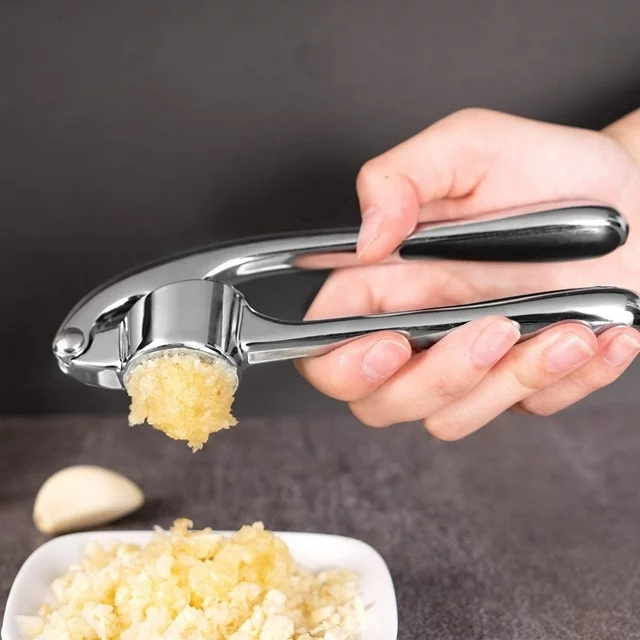 Hot Sale Zinc Alloy Garlic Press Sturdy Garlic Mincer Ginger Squeezer Premium Kitchen Gadget Garlic Twister