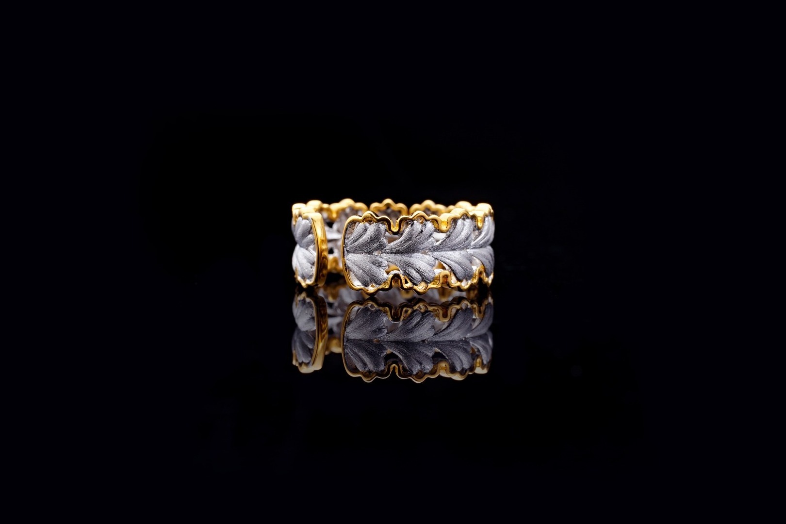 925 sterling silver gold-plated Italian textured carved gold wire drawing process dual color ginkgo leaf opening ring