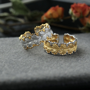 925 sterling silver gold-plated Italian textured carved gold wire drawing process dual color ginkgo leaf opening ring