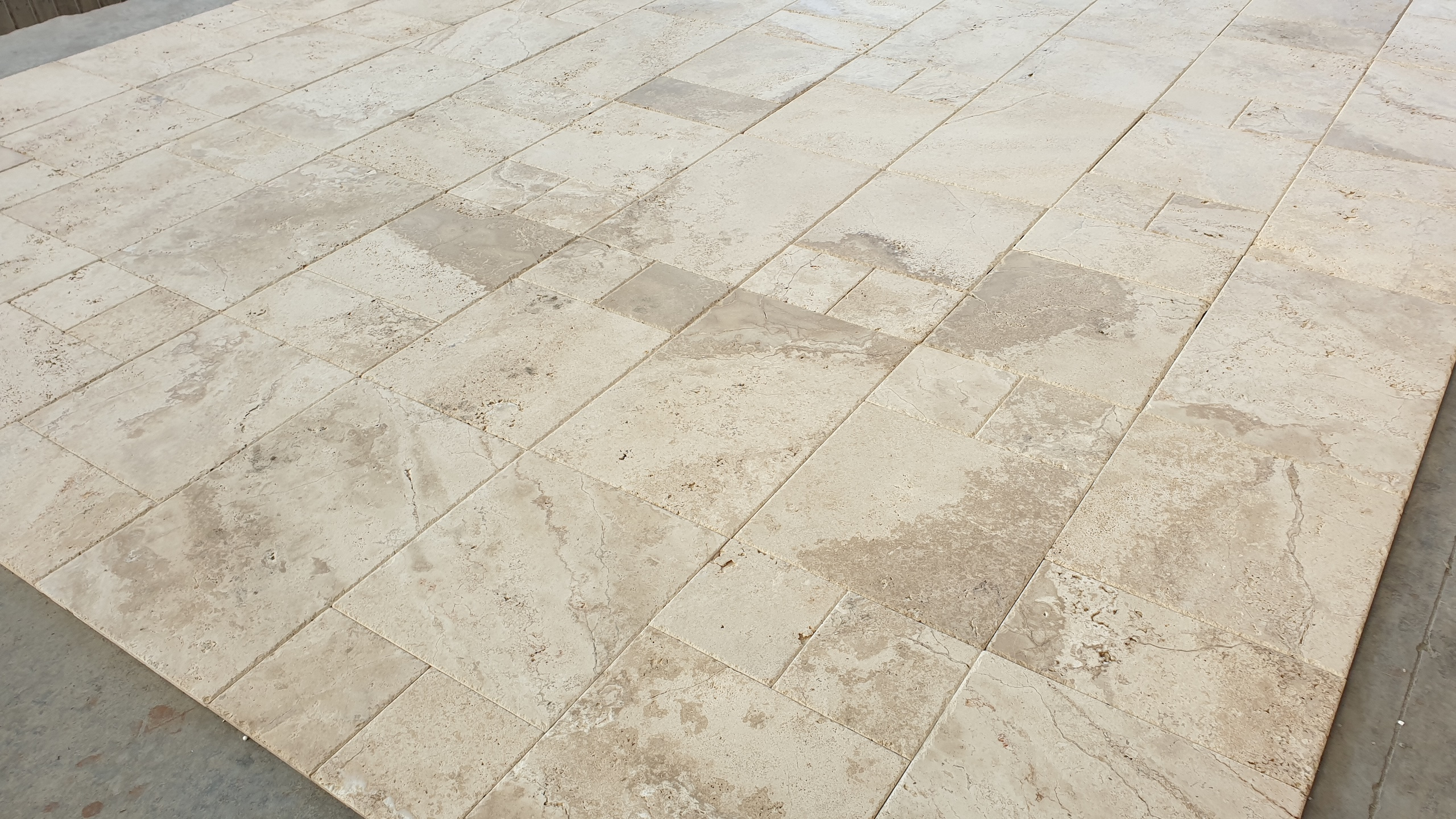 2024 Tralles Travertine French Pattern Set Unfilled Honed with Chiseled Edge Made in Turkey Indoor & Outdoor Floors Good quality