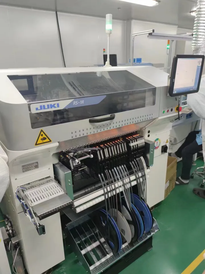 JUKI Fully Automatic High-speed intelligent RS-1R SMT Pick and Place Machine with feeder nozzle for SMT PCB Assembly Machine