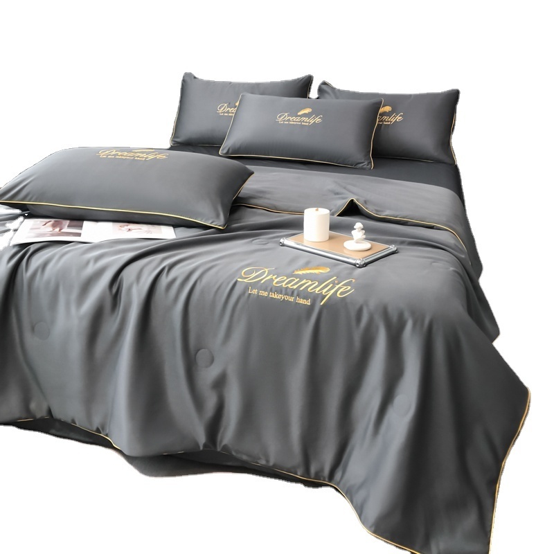 Satin Comforter Quilts Bedding Bedspreads Luxury Silk Duvets