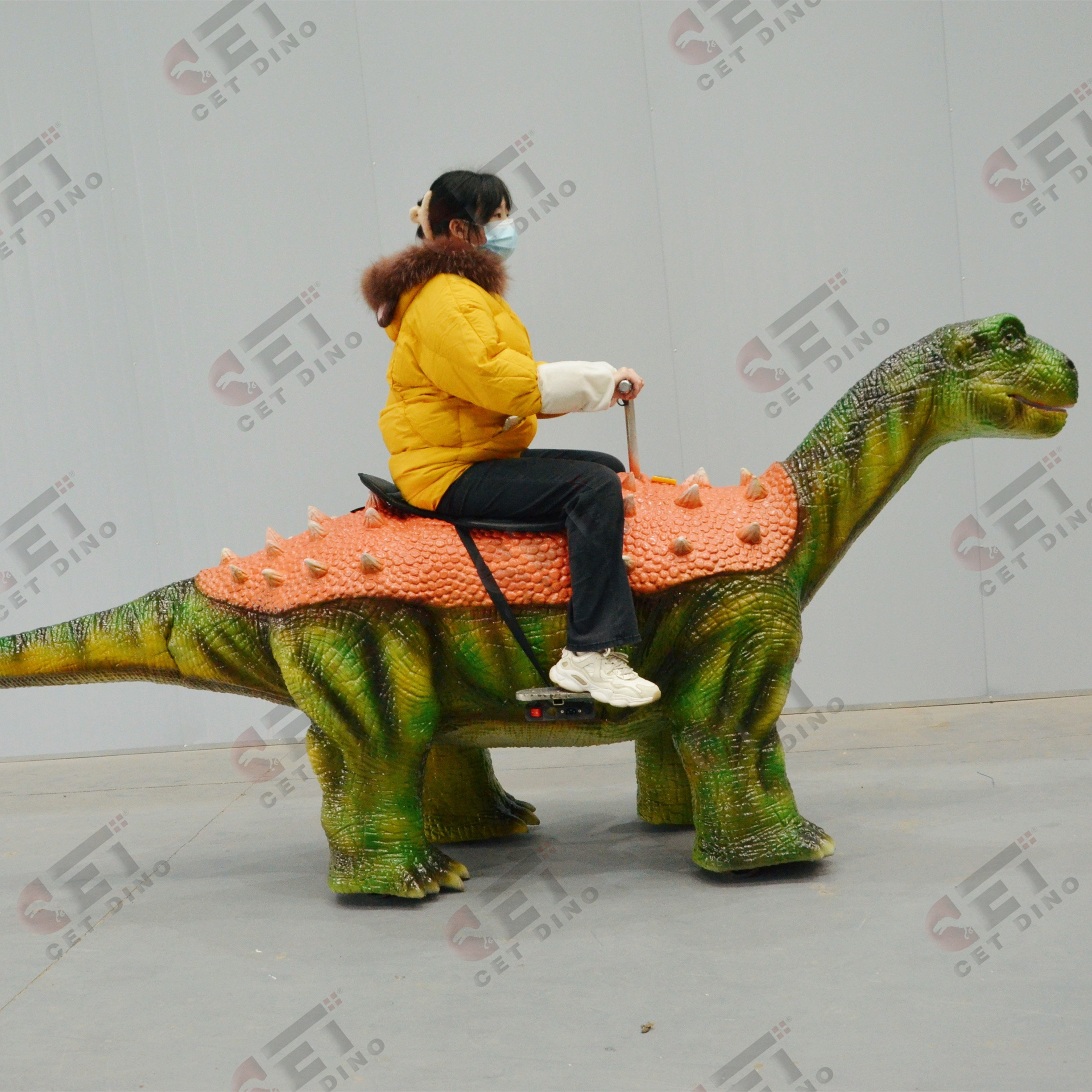 Amusement Park Rides Coin Operated Animatronic Walking Dinosaur Ride Electric Long Neck Dino Ride On Car