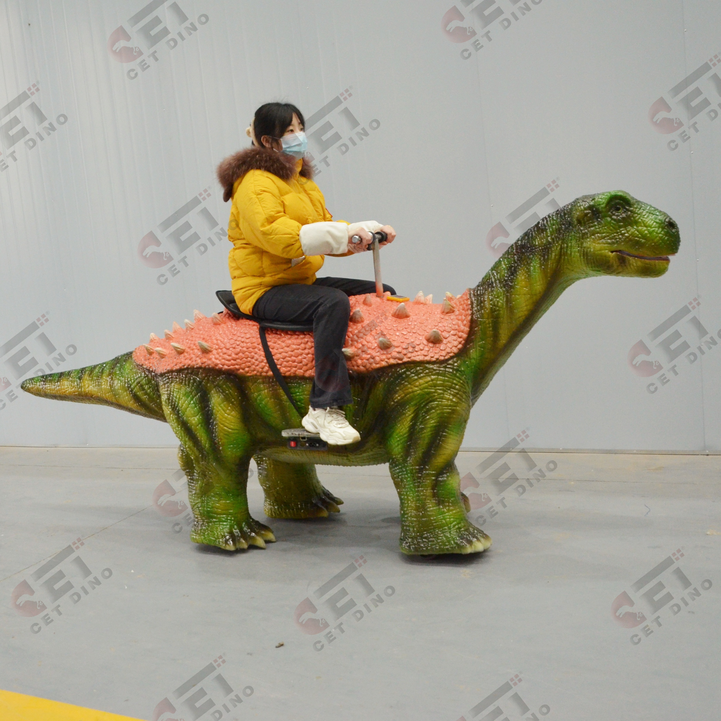 Amusement Park Rides Coin Operated Animatronic Walking Dinosaur Ride Electric Long Neck Dino Ride On Car