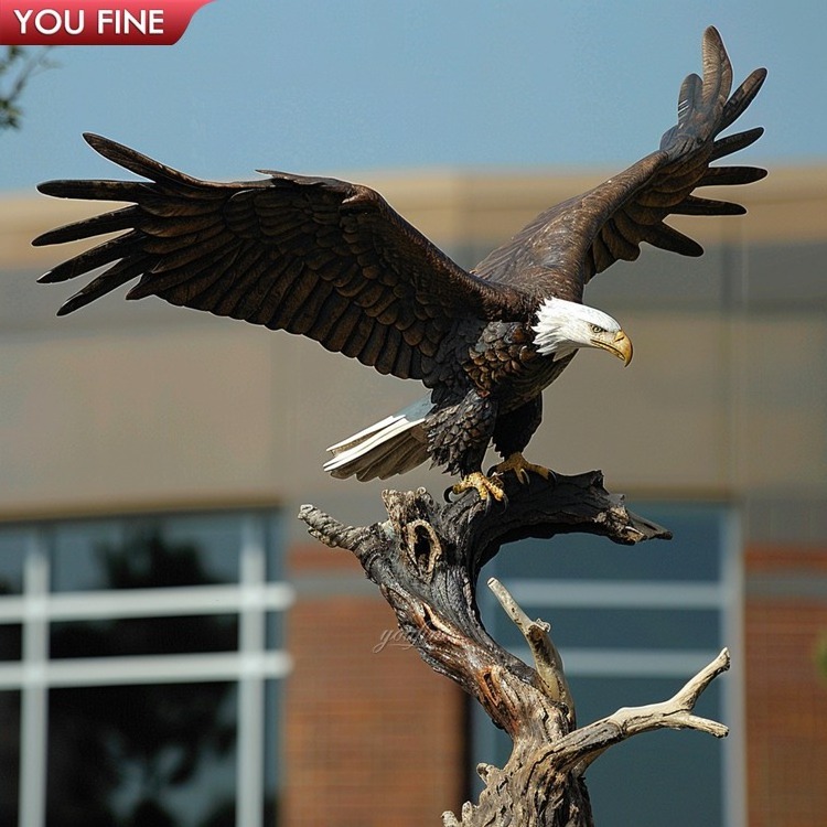 Wholesale Classic Outdoor Metal Brass Accipitridae Sculpture Bronze Eagle Statue