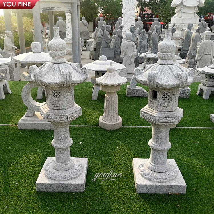 Large Japanese Natural Stone Lanterns Granite Stone Pagoda for Outdoor Garden