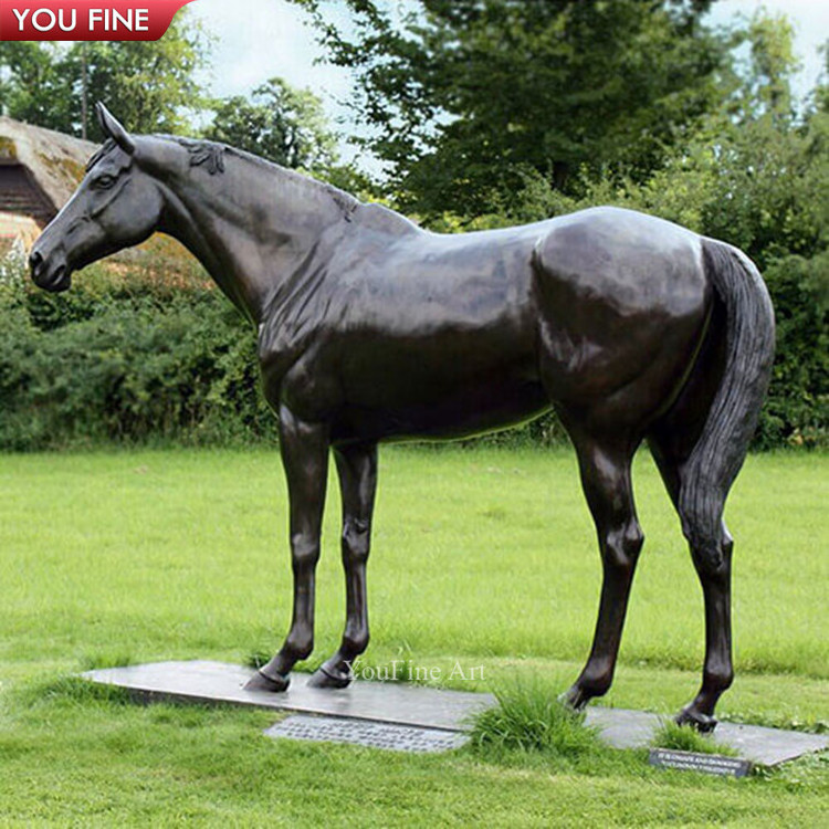 Outdoor Lawn Casting Antique Life Size Bronze Horse Sculpture Suppliers