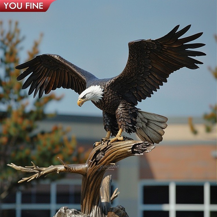 Wholesale Classic Outdoor Metal Brass Accipitridae Sculpture Bronze Eagle Statue