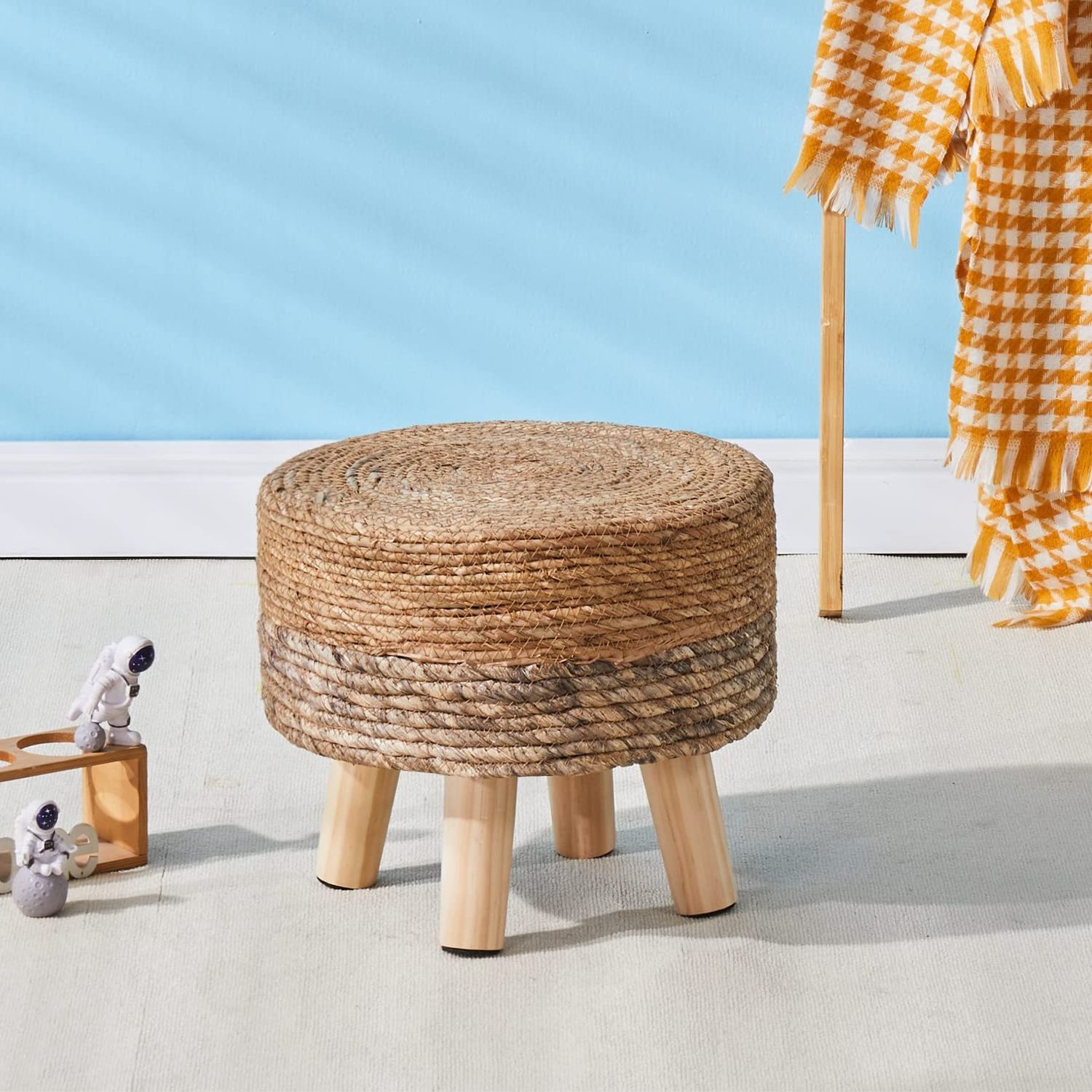 Luxury Space Saving Handmade Rattan Cover Round Stool Footrest Footstool Ottoman With Wooden Leg For Living Room